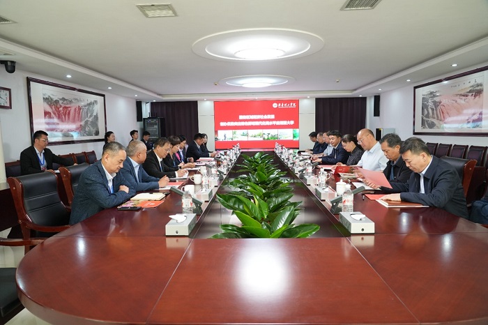 The Secretary of Zhangqiu District Party Committee Visited QIT