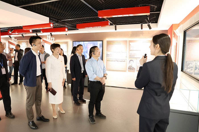 Beijing Municipal Education Working Committee Investigation Team Visits QIT for Research and Exchange