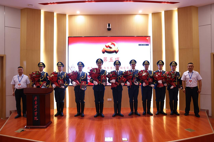 QIT's National Flag Guard Achieves Excellence Again at Shandong Provincial College Flag Guard Ceremonial Exhibition