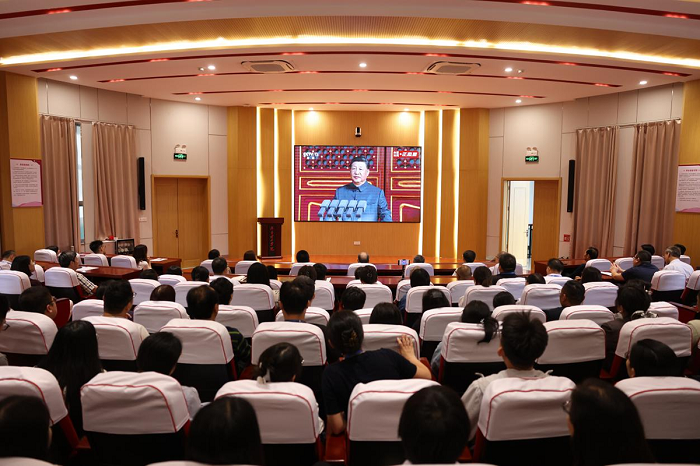 QIT Faculty and Students Watch Ceremony Commemorating the 80th Anniversary of the Victory in the Chinese People's War of Resistance against Japanese Aggression and the World Anti-Fascist War