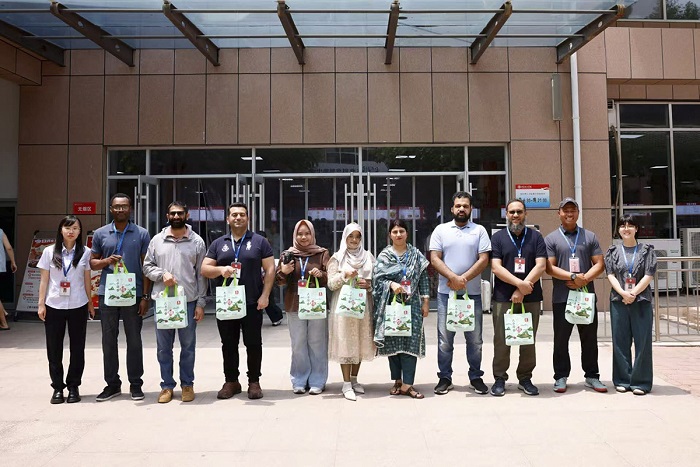 QIT Presents Heartwarming Zongzi Gifts to International Teachers for the Dragon Boat Festival