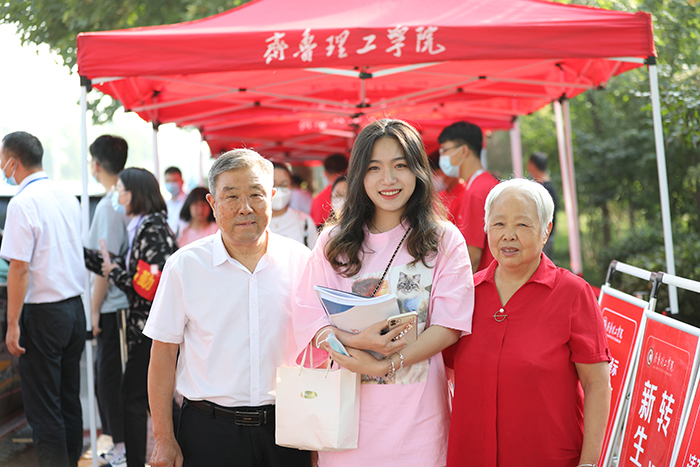 QIT Welcomed the First Batch of 2021 Students